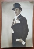 Fotografie, barbat in tinuta de gala, perioada interbelica