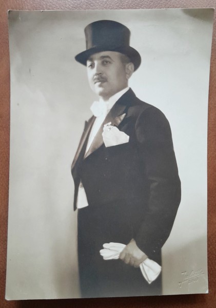 Fotografie, barbat in tinuta de gala, perioada interbelica