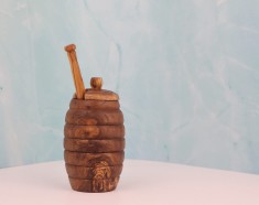 Recipient Albina pentru miere din lemn de maslin foto