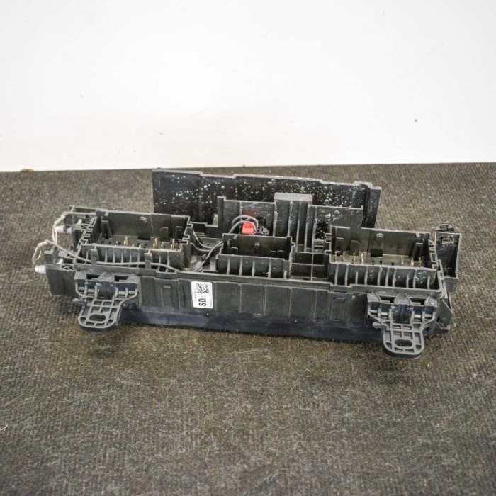 Panou de siguranțe TESLA MODEL S 2017 OEM: 1119059-00-A 4082422