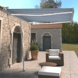 vidaXL Copertină automată cu senzor v&acirc;nt&amp;LED, albastru/alb, 300x250 m 3069511