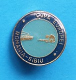 Insigna veche anii 1970 Sport nautic - Inot - Cupa Europei la SARITURI - Sibiu