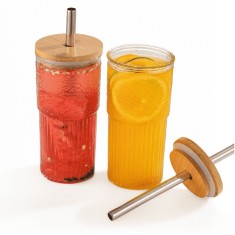 Set 2 pahare cu capace si paie Koken, Sticla/Bambus/Otel Inoxidabil, Rezistent la temperaturi inalte si joase, 500 ml, Transparent/Lemn