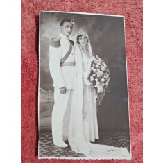 Fotografie tip carte postala, ofiter in ziua nuntii, cu mireasa, 1932