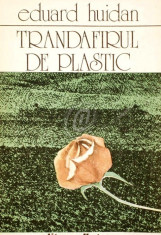 Trandafirul de plastic foto