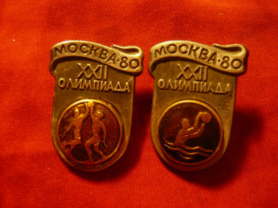 2 Insigne Olimpiada de la Moscova 1980 , h= 3cm , metal si email foto