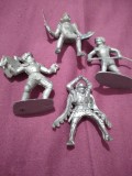 Cumpara ieftin LOT 4 FIGURINE PRET PENTRU TOATE PT COLECTIONARI