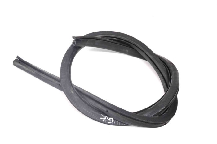 Garnitura ușă st&acirc;nga spate VW PASSAT CC 357 2010 OEM: 3C8867913