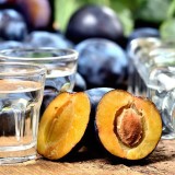 Țuică de prună 100% naturală!