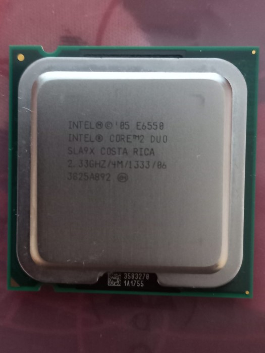 Intel Core 2 Duo: E6550 , 2,333GHz/cache 4 MB/bus speed 1333MHz/-Socket 775
