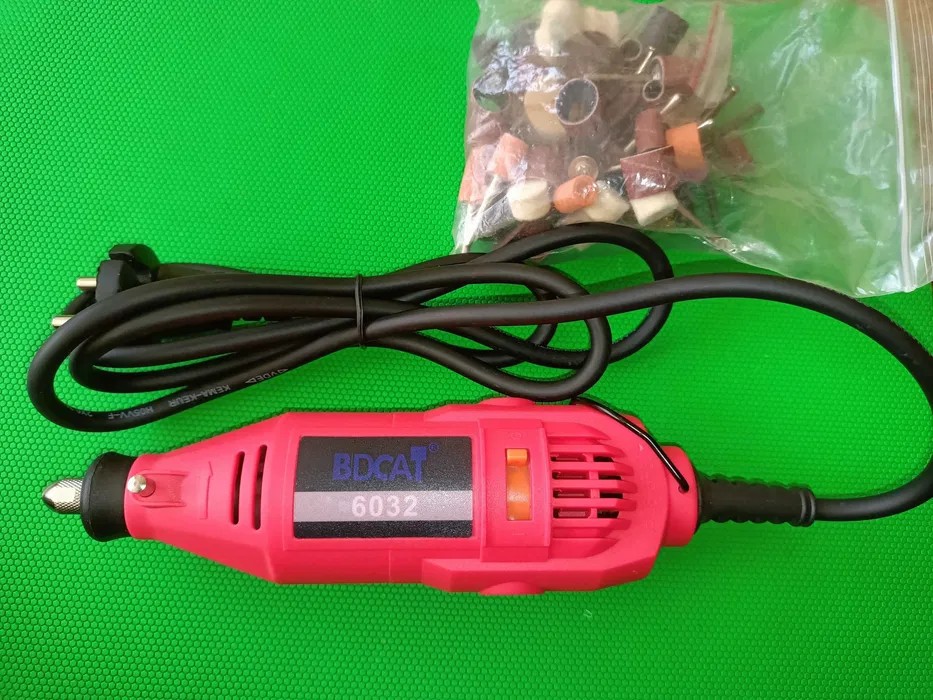 Mini bormasina BDCAT 6032 180w + 100 accesorii | arhiva Okazii.ro