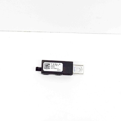 Amplificator de antena TESLA MODEL Y 2021 OEM: 1551331-00-A foto