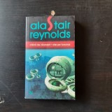 CAINII DE DIAMANT, ZILE PE TURCOAZ - ALASTAIR REYNOLDS