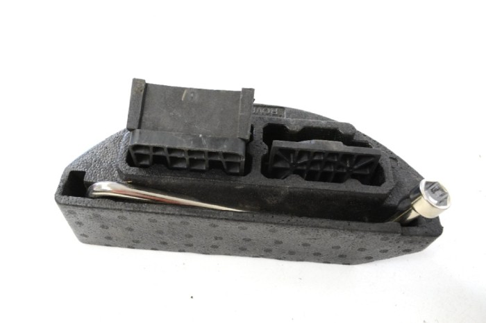 Cheie de piulițe roata LAND ROVER RANGE ROVER IV L405 2014 OEM: CPLA-17B043-AC | 11343009
