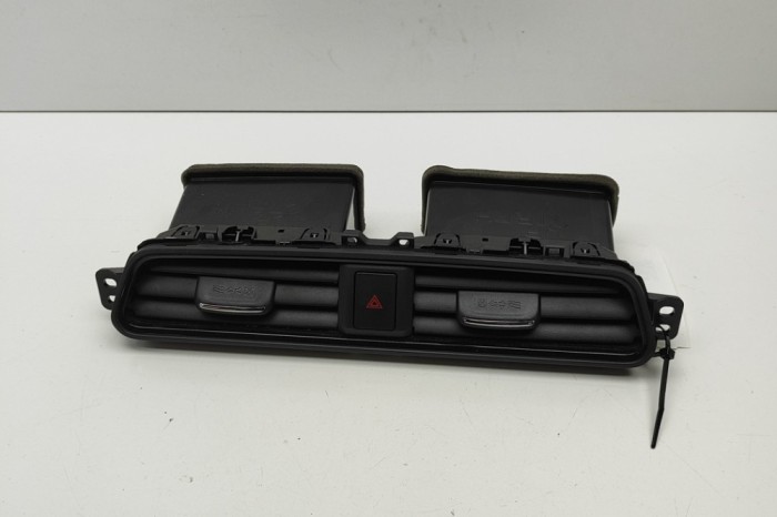 Gura de ventilație planșa de bord NISSAN LEAF ZE1 2018 OEM: 68750-5SK0B 30293417