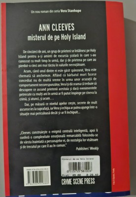 Misterul de pe Holly Island- Ann Cleeves foto