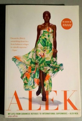 Alek. My Life from Sudanese Refugee to International Supermodel - Alek Wek foto