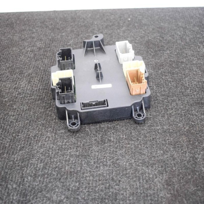 Modul de control ușă st&acirc;nga spate TESLA MODEL X 2016 OEM: 1062056-10-B 4111199