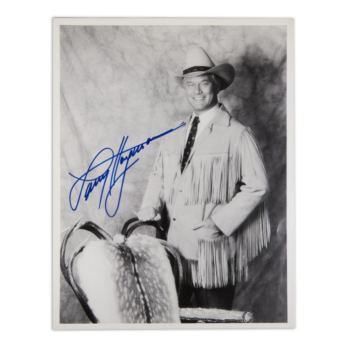 Larry Hagman, fotografie de mari dimensiuni, cu autograf