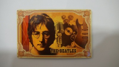 RARR : MAGNET FRIGIDER - FORMATIA BEATLES ( JOHN LENNON) / 85 x 55 mm foto