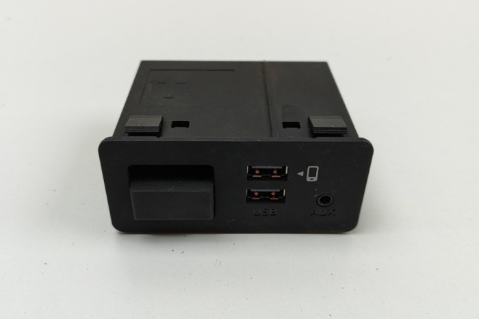 Port USB/AUX-In MAZDA MX-5 IV ND 2020 OEM: N314669U0 30453098