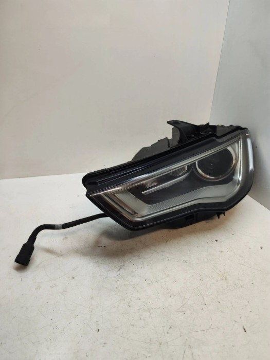 Audi A3 S3 8V Headlight/headlamp 8V0941005C