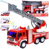 Mașină de pompieri 1:16 cu ridicare 360&deg;, lumini, sunete și funcție de apă