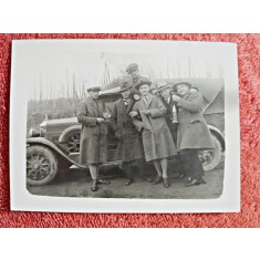 Fotografie, prieteni la plimbare cu masina, 1929