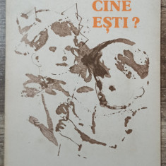 Cine esti? - Mihai Negulescu// ilustratii Constantin Baciu