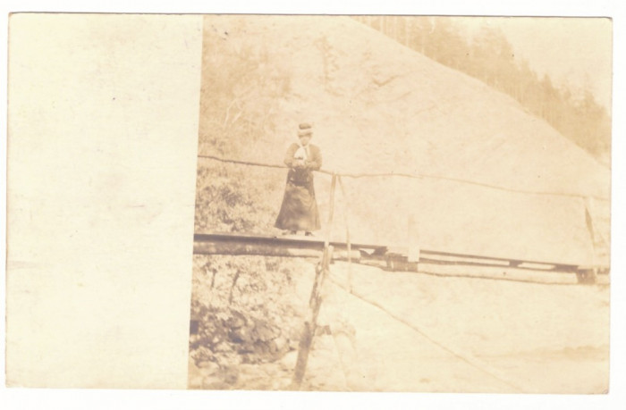 1734 - OITUZ-GROZESTI, Bacau woman on the bridge - old PC real PHOTO - used 1907