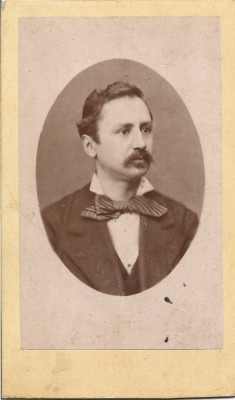 P2324N Eustațiu Cristoforeanu, primarul orașului R&amp;acirc;mnicu Sărat &amp;icirc;ntre anii 1878-1880, studio Babet Engels, Bucuresci foto