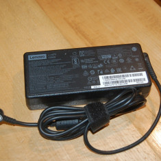 Alimentator LENOVO 20V 6.75A 135W MODEL ADL135NLC3A mufa galbena patrata