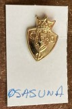 QW9 N9 22 - insigna - tematica sport - cluburi sportive La Liga Spania - Osasuna - placata cu aur de 24 de carate