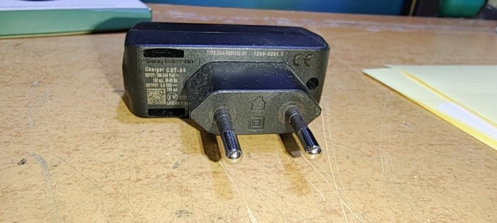 Incarcator 5v 700mA #B008