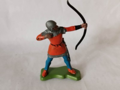 bnk jc Britains Herald 523 - arcas in picioare foto