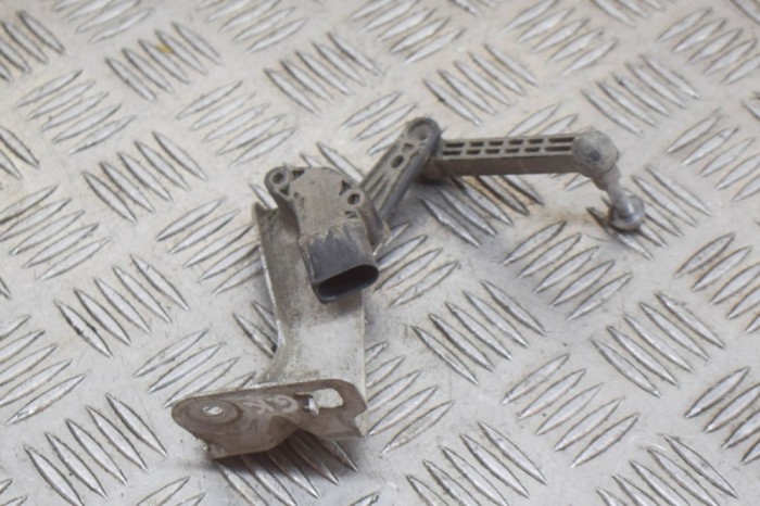 Senzor de nivel &icirc;nălțime st&acirc;nga spate TESLA MODEL S 2017 OEM: 6006523-00-B,1027971-00-A | 12564134