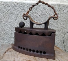 Fier calcat vechi fonta foto