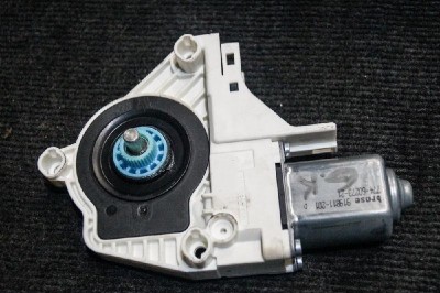 Motor macara geam ușă dreapta spate VW TOUAREG 7P5 2013 OEM: 8K0959812A 1854742 foto