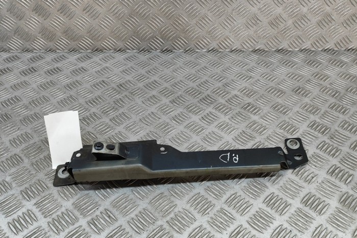 Suport aripa dreapta față VOLVO XC60 II 246 2018 OEM: 31424581 29042004