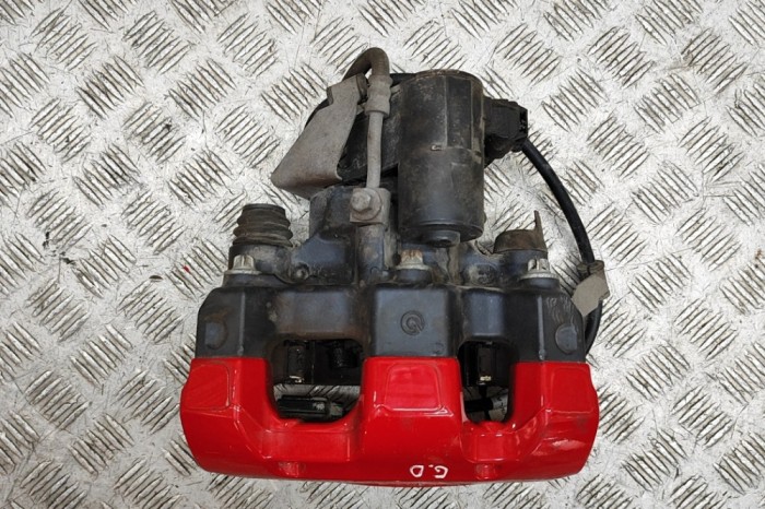 Etrier de fr&acirc;nă dreapta spate TESLA MODEL 3 2021 OEM: 1188644-00-C 26837414