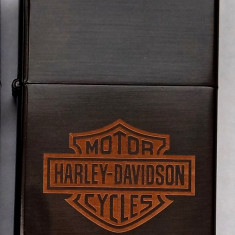 Bricheta tip Zippo,logo Harley Davidson,pietre cadou
