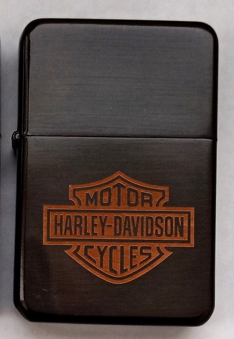 Bricheta tip Zippo,logo Harley Davidson,pietre cadou