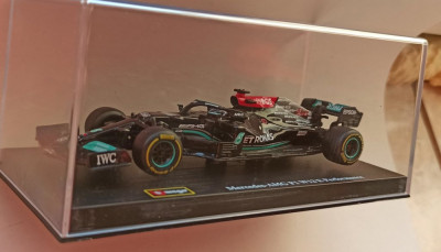Macheta Mercedes AMG W12 Hamilton Formula 1 2021 cu pilot - Bburago 1/43 F1 foto