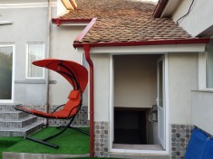 Casă de v&acirc;nzare cu teren