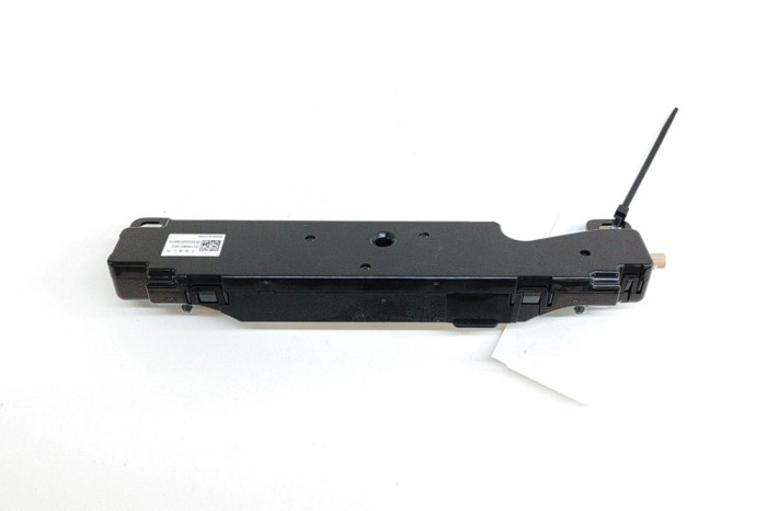 Amplificator de antena TESLA MODEL 3 2022 OEM: 1585601-00-E 25409251