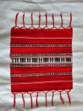 Fata de masa mica, vintage, populara taraneasca rustic, rosu cu alb si negru, 48cm x 48cm, anii 80, Romania
