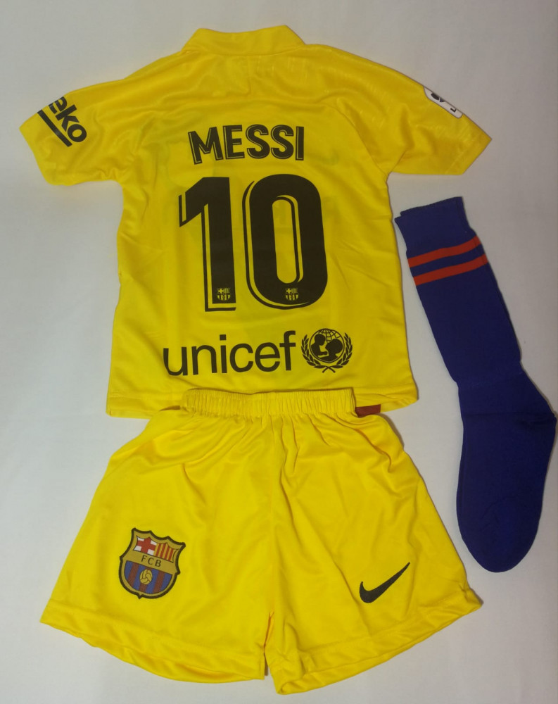 Echipament fotbal copii Barcelona Messi | arhiva Okazii.ro