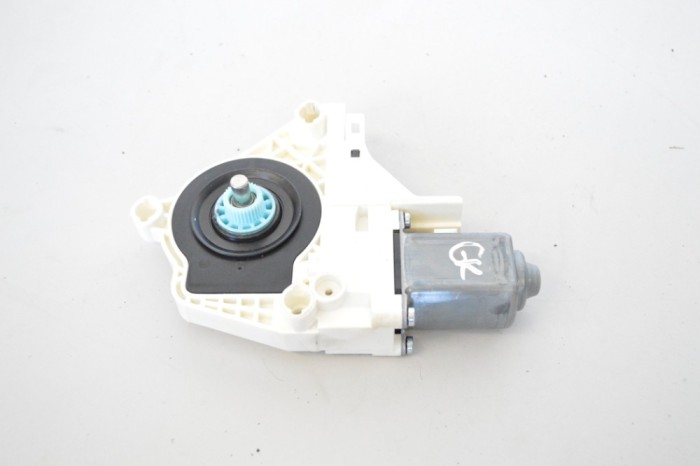 Motor macara geam ușă st&acirc;nga spate PORSCHE CAYENNE 92A 2014 OEM: 8K0959812A | 25971485