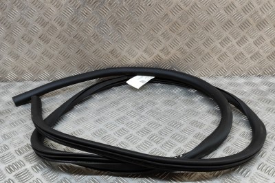 Garnitura ușă st&amp;acirc;nga față FORD USA Mustang Mach-E 2023 OEM: LJ8B-R20708-AC,LJ8B-R20709-AC | 24529671 foto