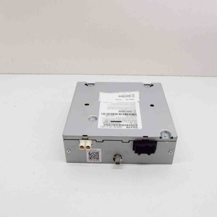 Alt modul de control TESLA MODEL S 2014 OEM: 1004787-00-C 11611136